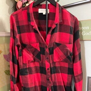 Cloth & Stone HI/Low Red and Black Plaid Shirt #028